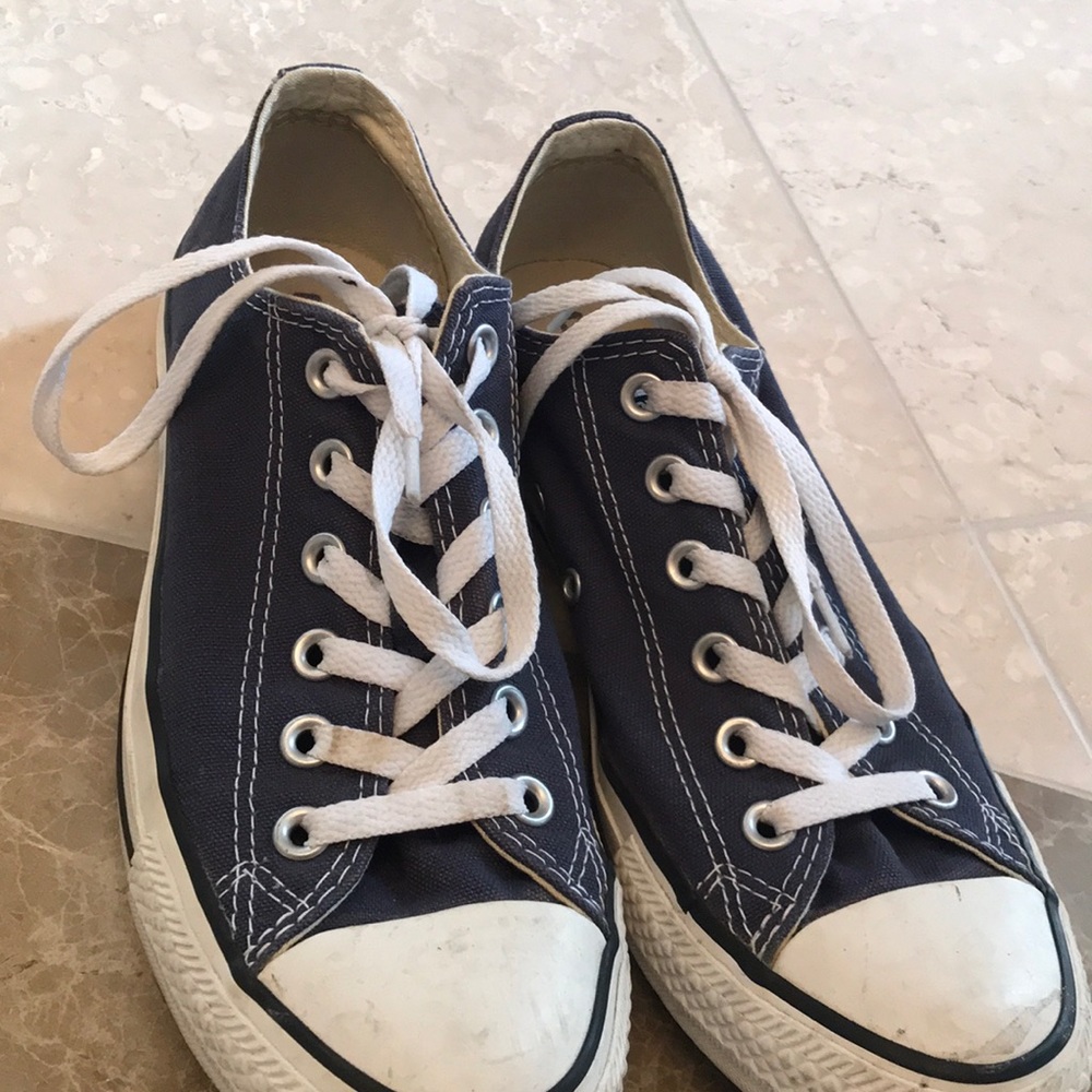 Low Top Chuck Taylor Converse (size W 8.5 / M 6.5)